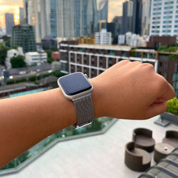 Image of SteelFlex Milanese Stainless Steel Band – Magnetic Adjustable Strap for Apple Watch