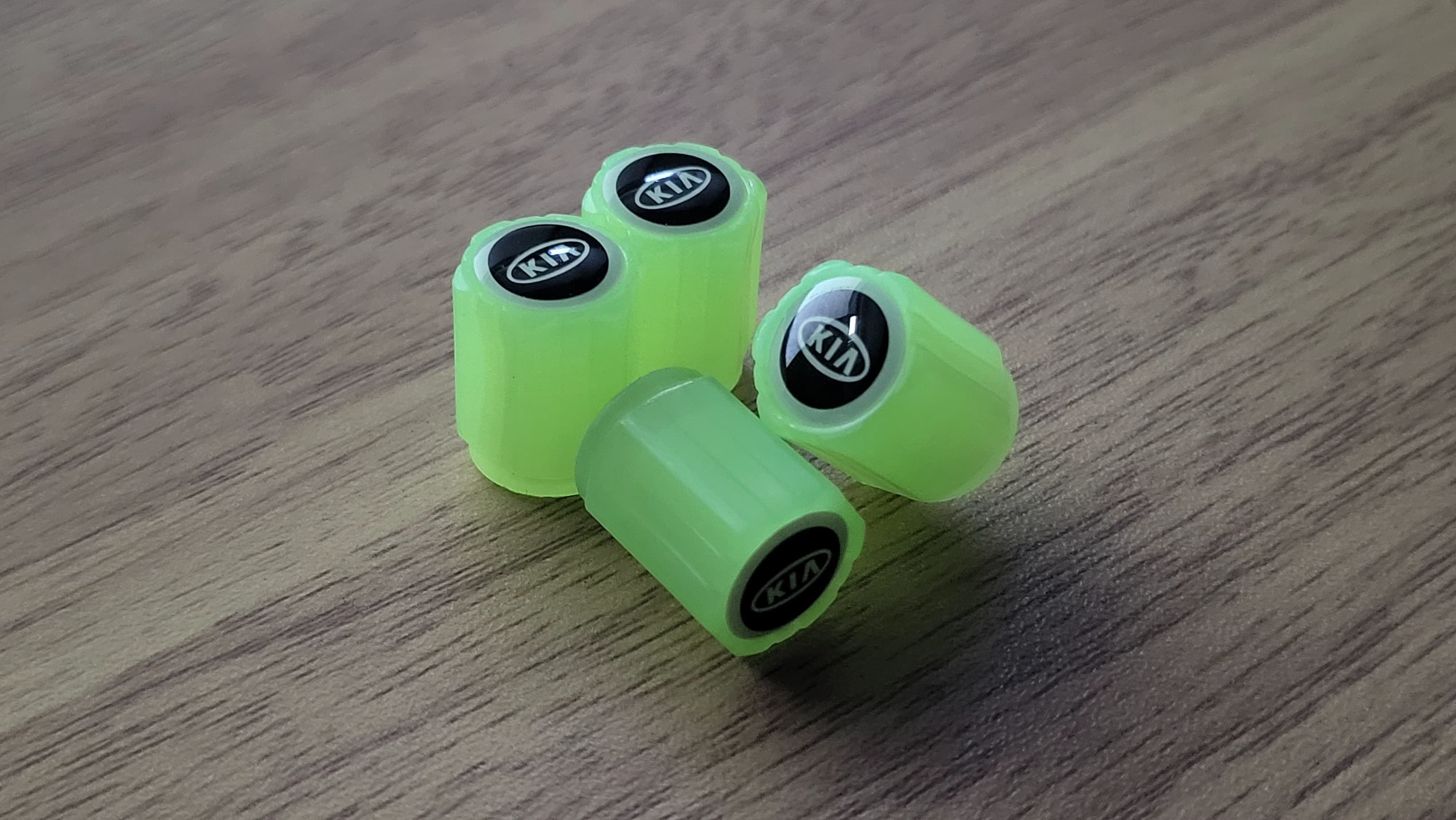 LED Glow-in-the-Dark Valve Caps – Style & Safety for Your Wheels