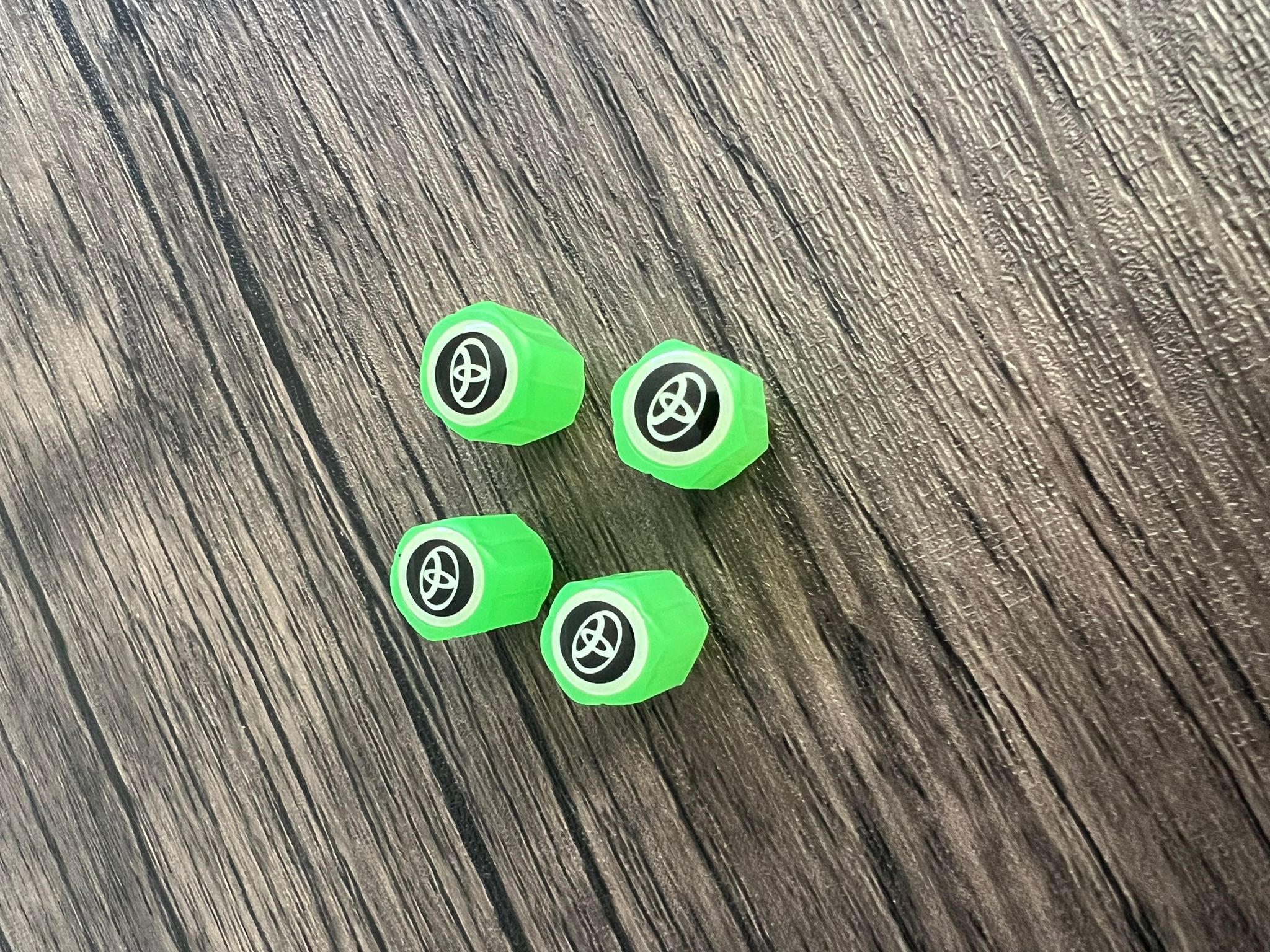 LED Glow-in-the-Dark Valve Caps – Style & Safety for Your Wheels